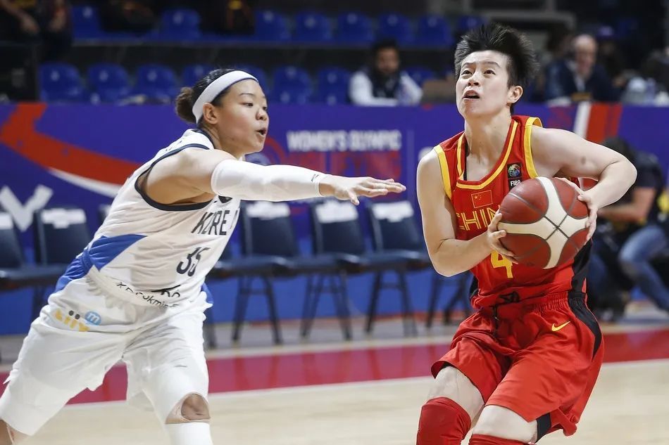 澳大利亚拳击手力挫对手取得惊险胜利