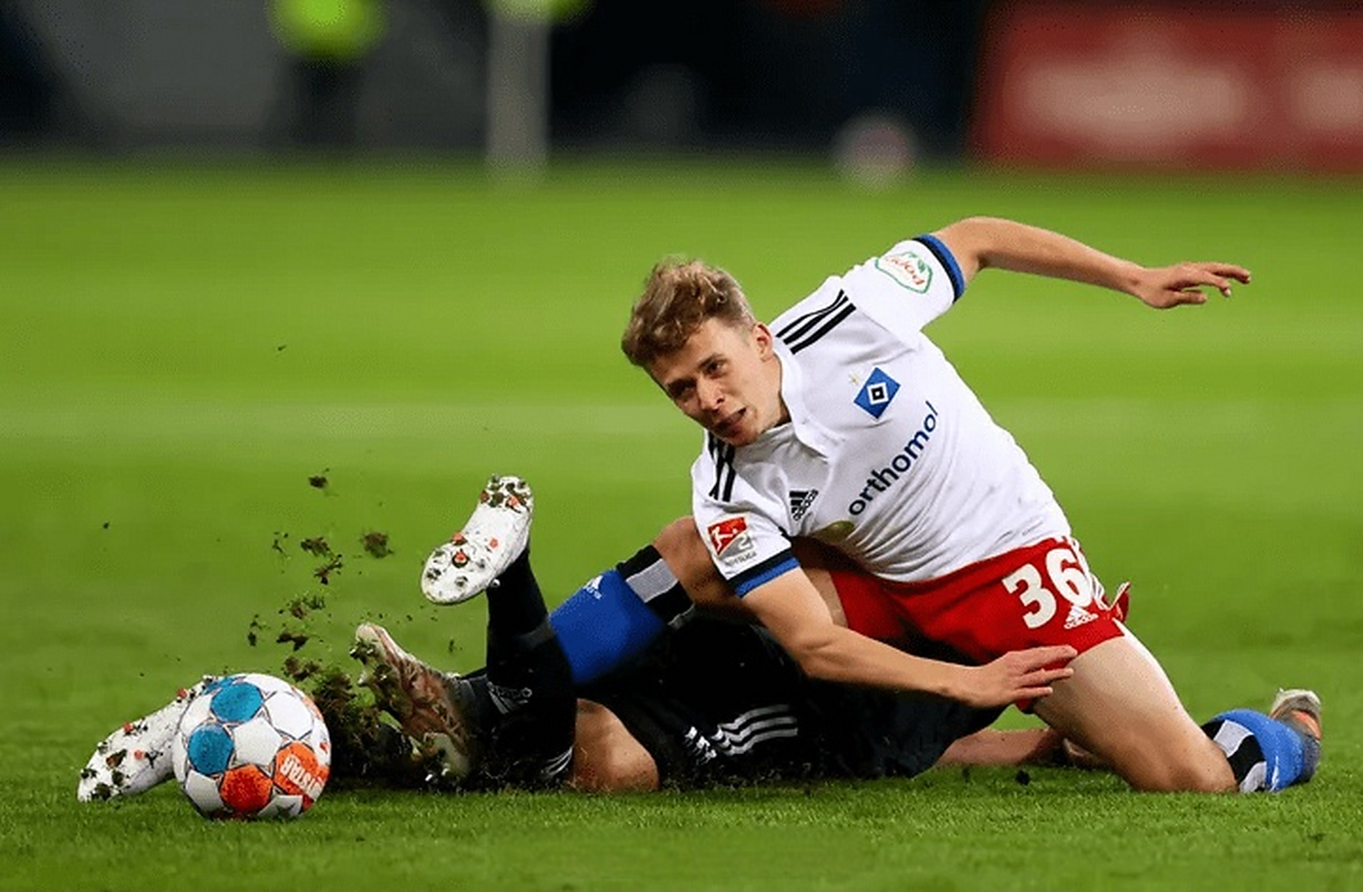 关于斯图加特主场大胜汉堡，豪取连胜的信息