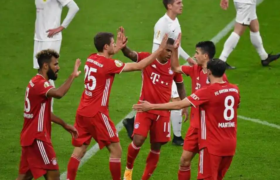 德甲冠军赛况激烈，争夺激烈