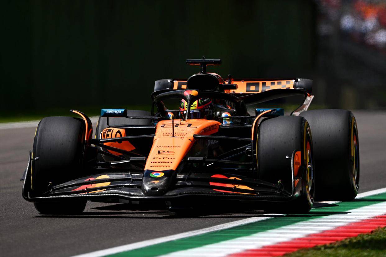 包含迈凯伦险胜红牛车队，皮亚斯特里状态火热的词条