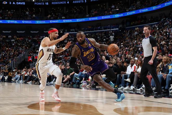 福建队鏖战湖人,麦科勒姆状态火热 福建队鏖战湖人,麦科勒姆状态火热