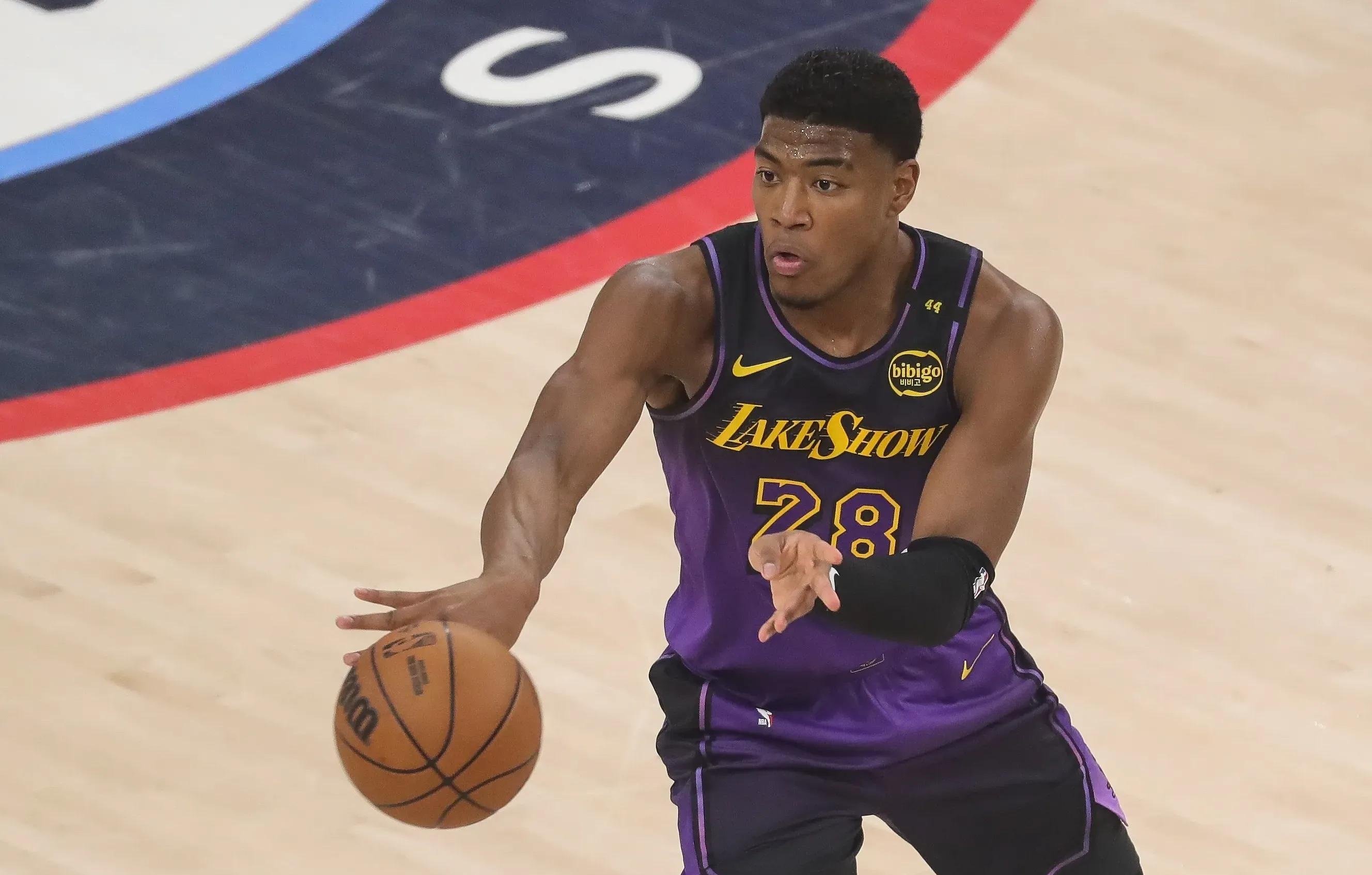 福建队鏖战湖人,麦科勒姆状态火热 福建队鏖战湖人,麦科勒姆状态火热