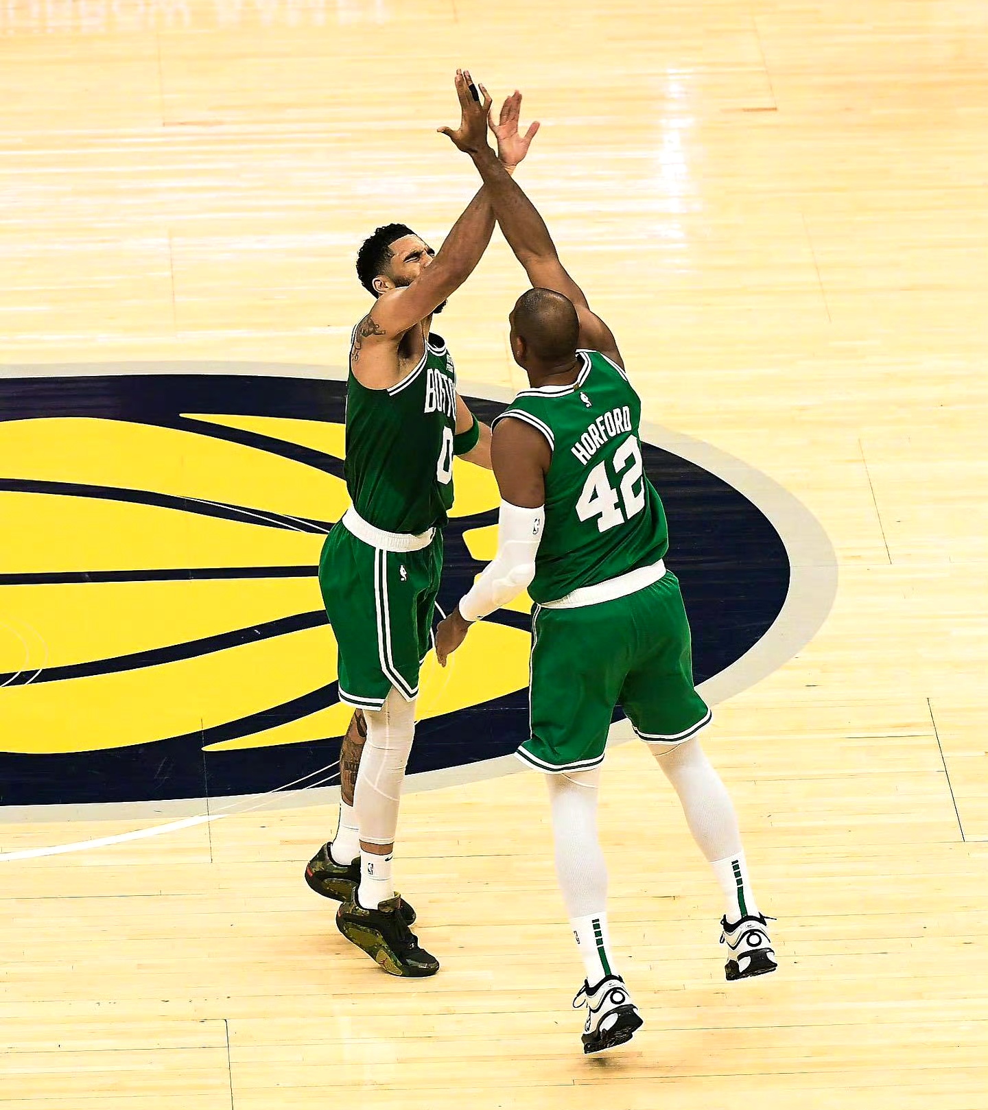 凯尔特人大胜篮网，雪中送炭