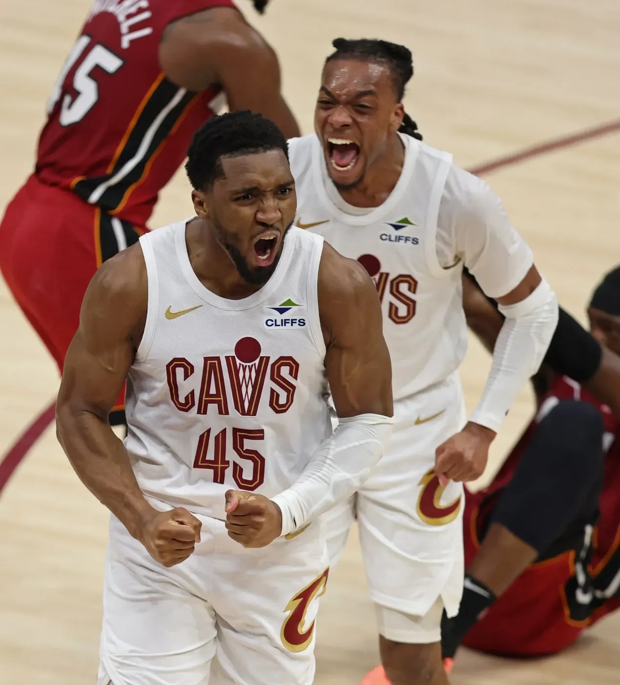 热火碾压骑士,拉文状态火热 热火碾压骑士,拉文状态火热