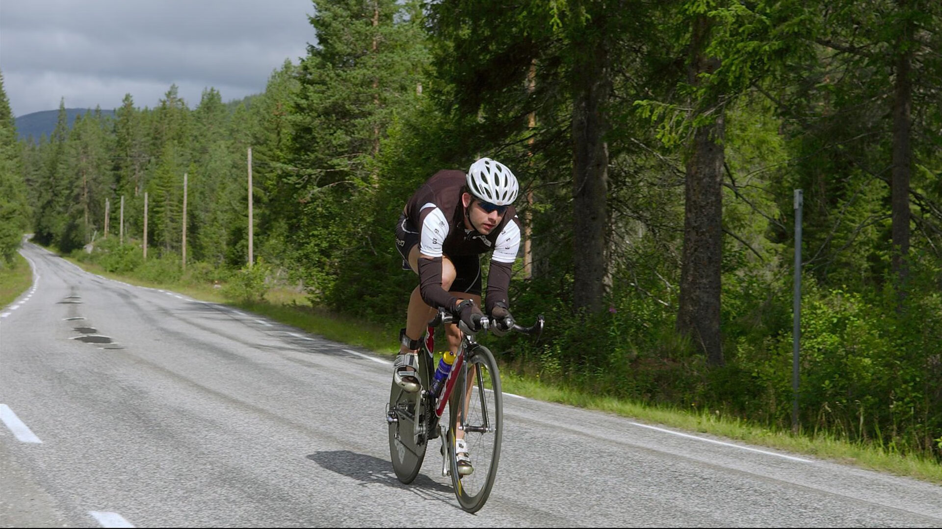 赛道与球场的交响，森林狼爆冷火箭，武切维奇在F1年度争冠中接管比赛的双重启示