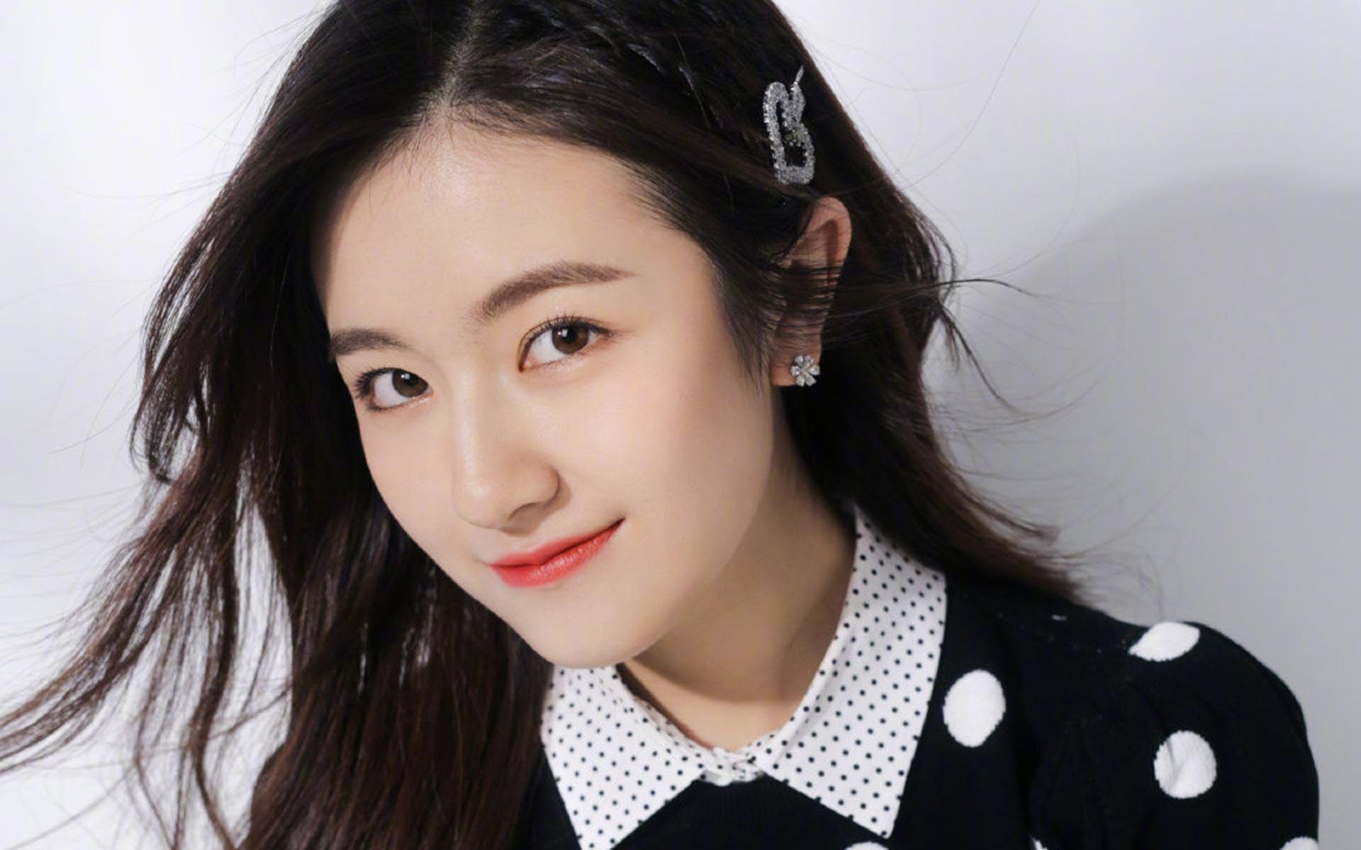 上帝的左手，苏亚雷斯，那个用硬仗之王的争议定义一代足球记忆的人