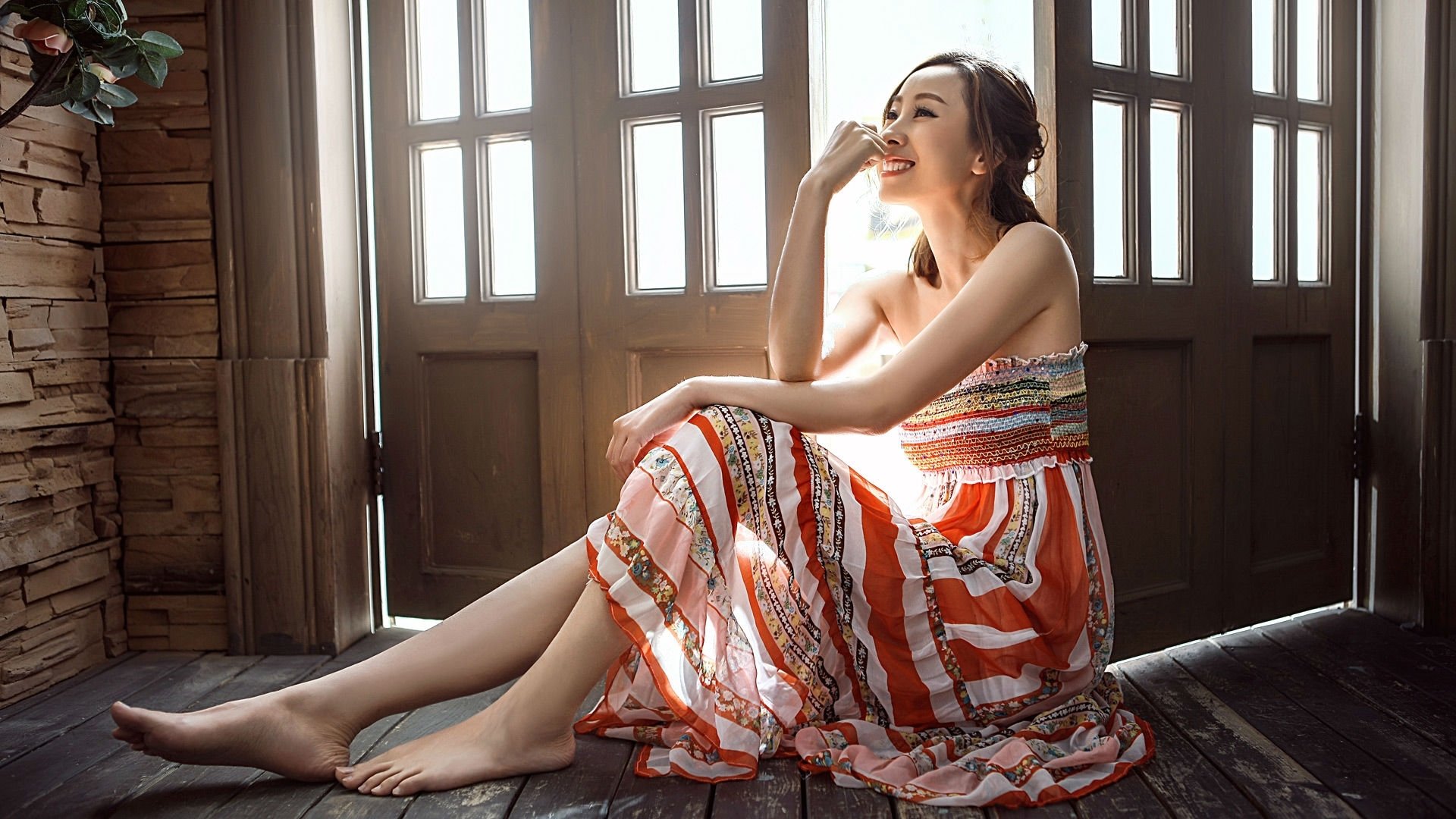 赛场奇迹日，F1年度争冠焦点战与巴萨加时取胜伊朗的交响